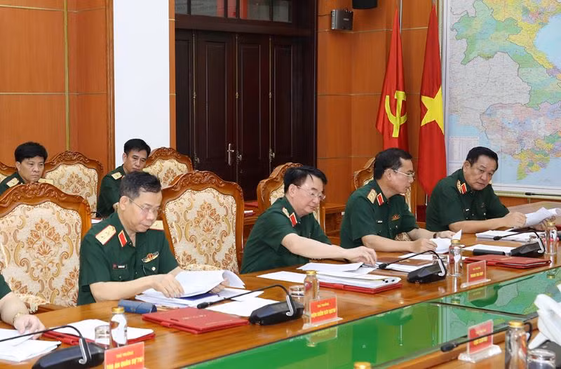 Các đại biểu dự buổi làm việc.