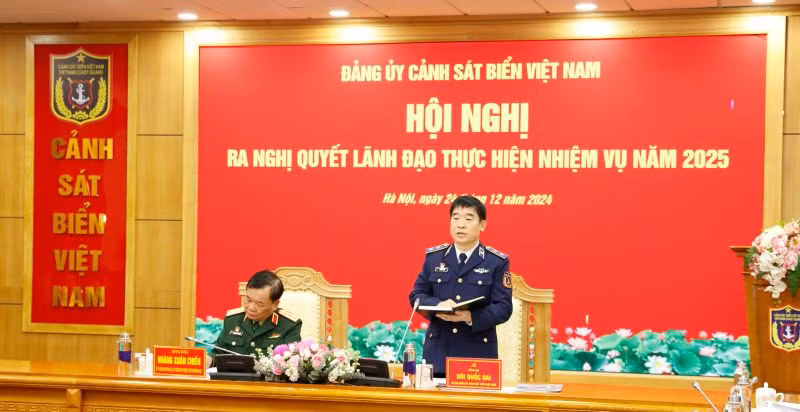 Trung tướng Bùi Quốc Oai, Bí thư Đảng ủy, Chính ủy Cảnh sát biển Việt Nam phát biểu kết luận hội nghị.