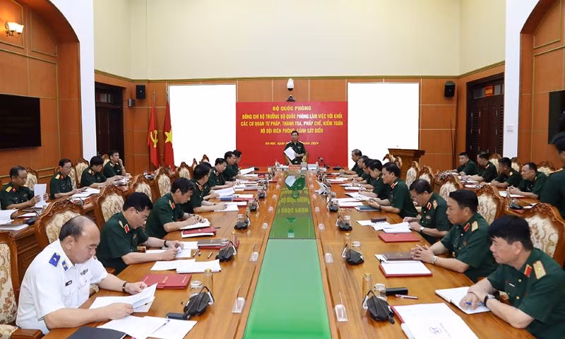 Quang cảnh buổi làm việc.