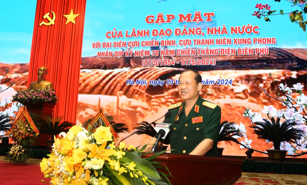 Thượng tướng Bế Xuân Trường, Bí thư Đảng Đoàn, Chủ tịch Hội Cựu Chiến binh Việt Nam phát biểu đáp từ.