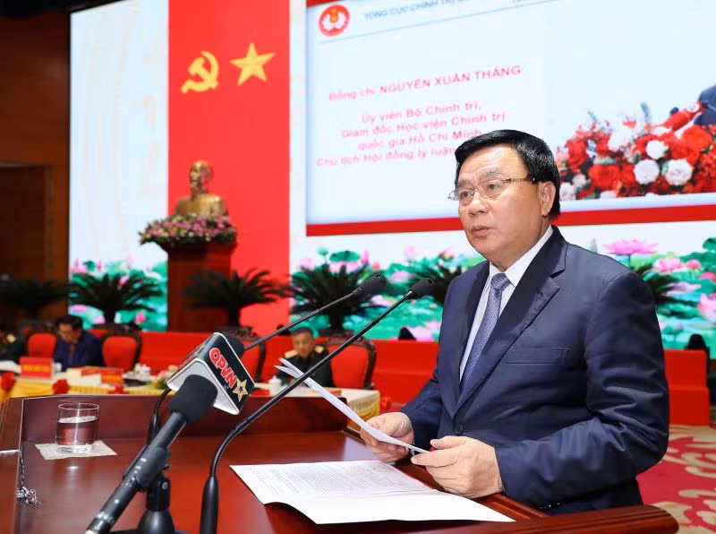 Đồng chí Nguyễn Xuân Thắng phát biểu kết luận và bế mạc Hội thảo.
