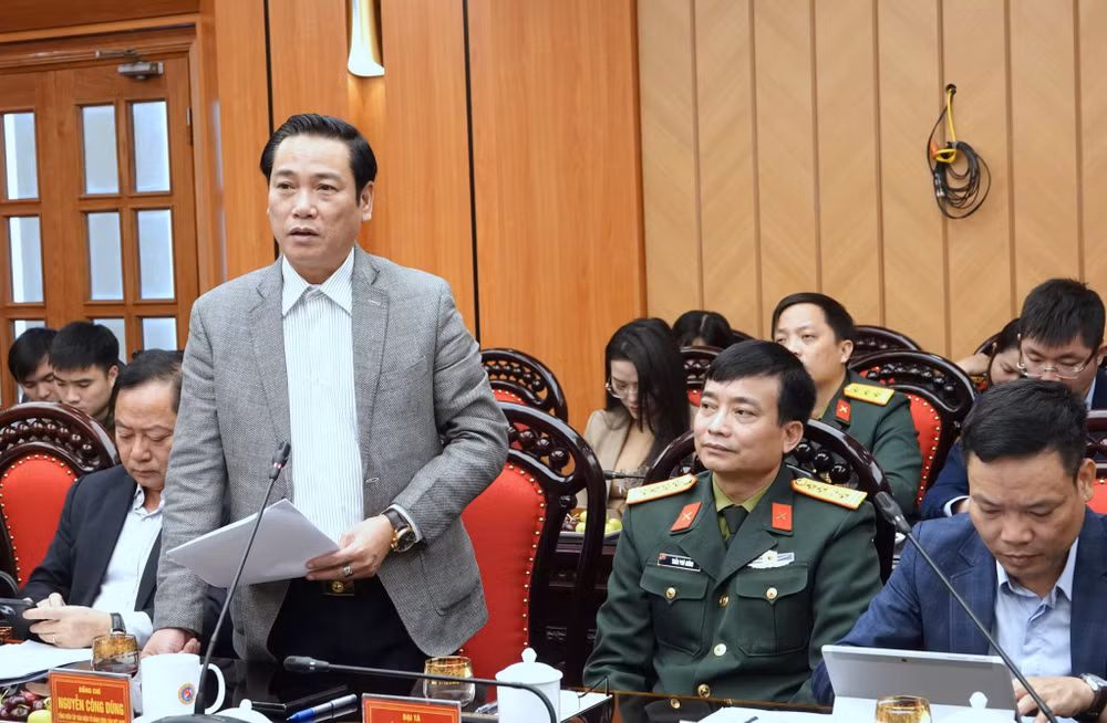 Các đại biểu đề nghị Tổng cục Công nghiệp Quốc phòng tiếp tục phối hợp nâng cao hiệu quả công tác tuyên truyền. Các đại biểu đề nghị Tổng cục Công nghiệp Quốc phòng tiếp tục phối hợp nâng cao hiệu quả công tác tuyên truyền.