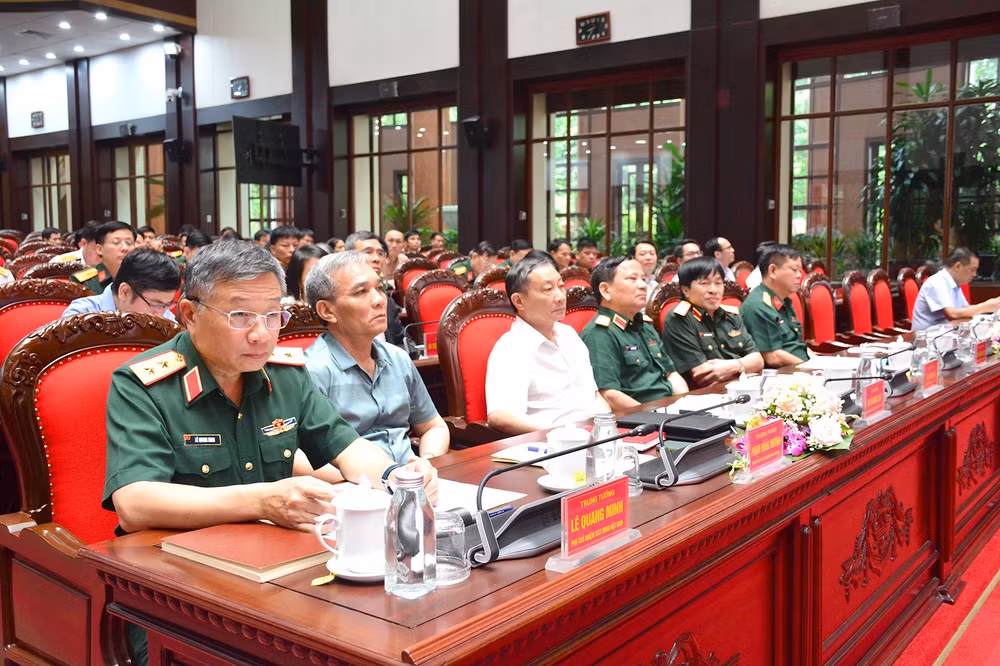 Các đại biểu dự hội nghị.