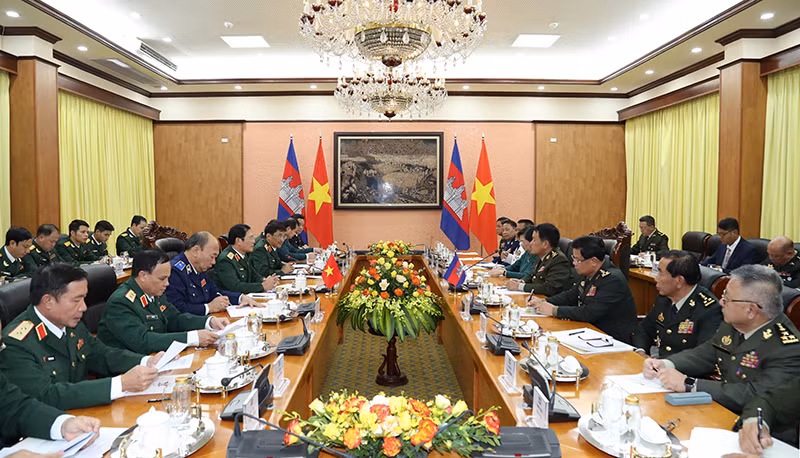 Quang cảnh hội đàm giữa hai đoàn.