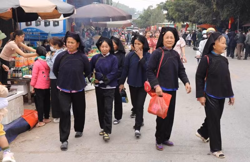 Trẩy hội Phiên chợ vùng cao Tân Sơn. Ảnh: THẾ ĐẠI Trẩy hội Phiên chợ vùng cao Tân Sơn. Ảnh: THẾ ĐẠI