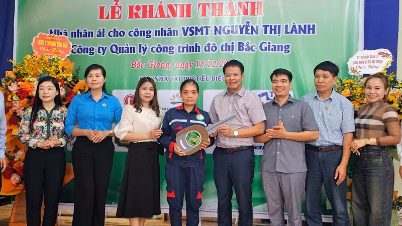 Nhiều tổ chức, cá nhân chung tay ủng hộ xóa nhà tạm trên địa bàn tỉnh Bắc Giang năm 2023.