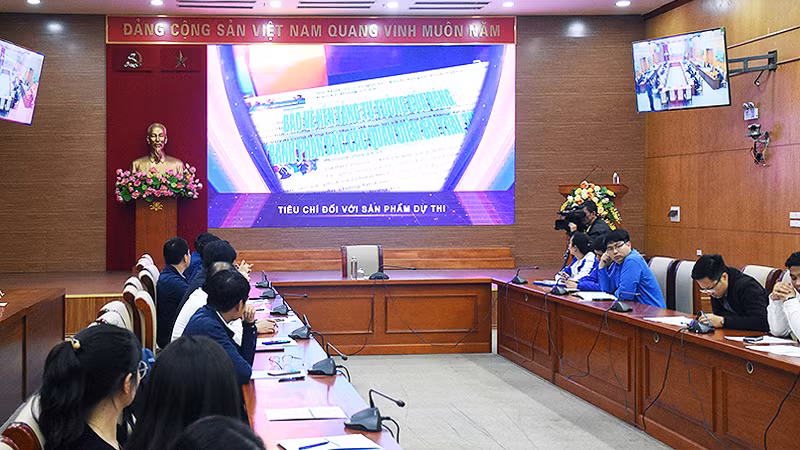Toàn cảnh buổi lễ phát động Cuộc thi sáng tác sản phẩm truyền thông về bảo vệ nền tảng tư tưởng của Đảng năm 2024.