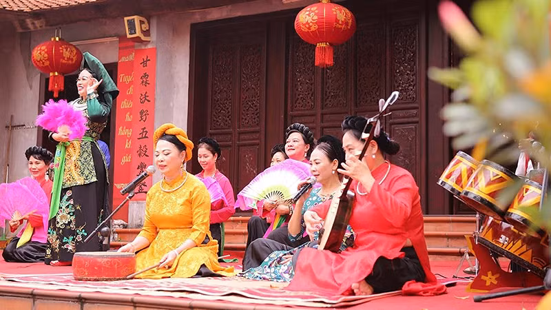 Nhiều loại hình ca nhạc truyền thống được tổ chức tại khu di tích lịch sử - văn hóa Bích Câu Đạo Quán trong khuôn khổ sự kiện "Cổ nhạc Kinh Kỳ". 