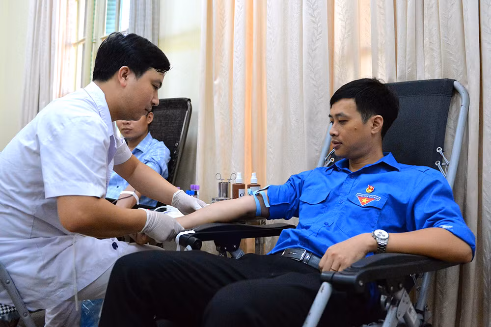 Đoàn viên, thanh niên Bộ Giao thông vận tải tham gia hiến máu tại chương trình. Đoàn viên, thanh niên Bộ Giao thông vận tải tham gia hiến máu tại chương trình.