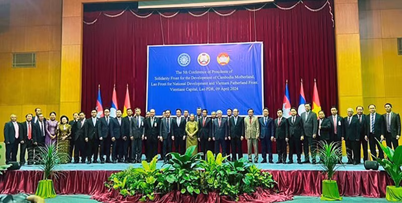 Hội nghị Chủ tịch Mặt trận 3 nước Campuchia - Lào - Việt Nam lần thứ 5 diễn ra tại Thủ đô Viêng Chăn (Lào), ngày 9/4/2024.
