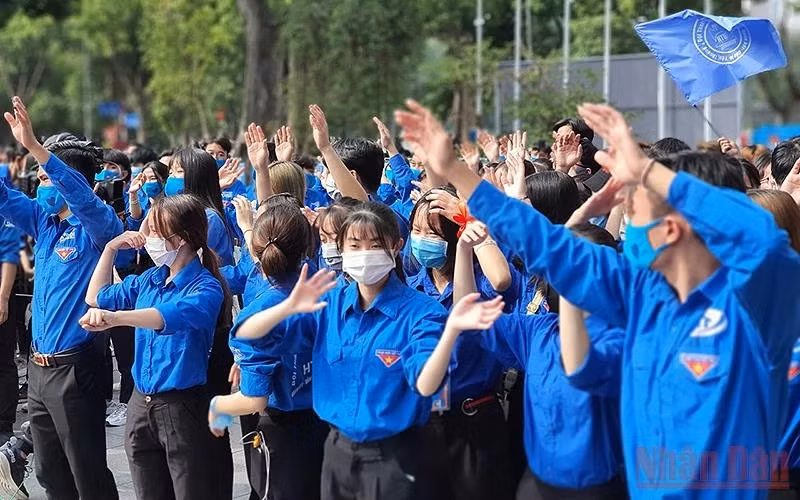 Đoàn viên, thanh niên sôi nổi tham gia các phong trào hành động cách mạng.