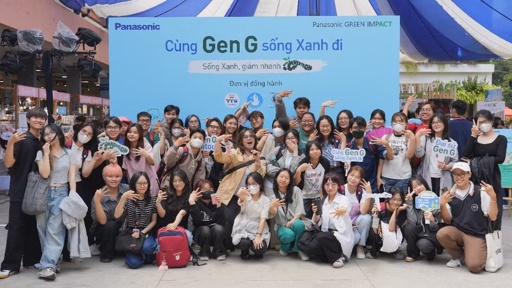Đông đảo bạn trẻ có mặt tại Ngày hội.