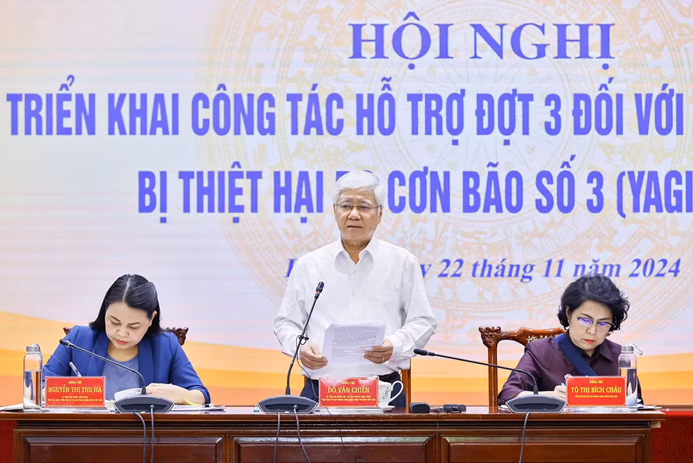 Đồng chí Đỗ Văn Chiến phát biểu ý kiến tại Hội nghị. Đồng chí Đỗ Văn Chiến phát biểu ý kiến tại Hội nghị.