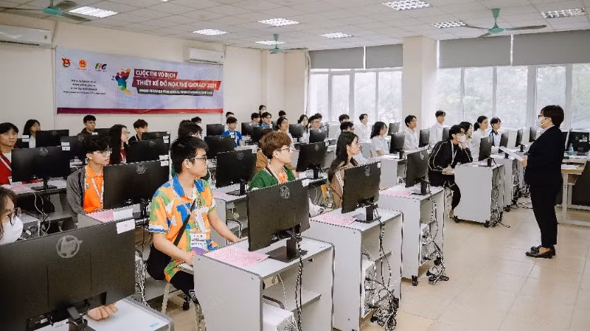 Các thí sinh tại Hà Nội chuẩn bị bước vào tranh tài sau buổi lễ. 