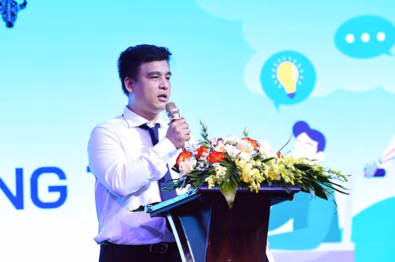 Chủ tịch Hội Thanh niên Khuyết tật Việt Nam Phạm Văn Thành phát biểu ý kiến tại buổi lễ.