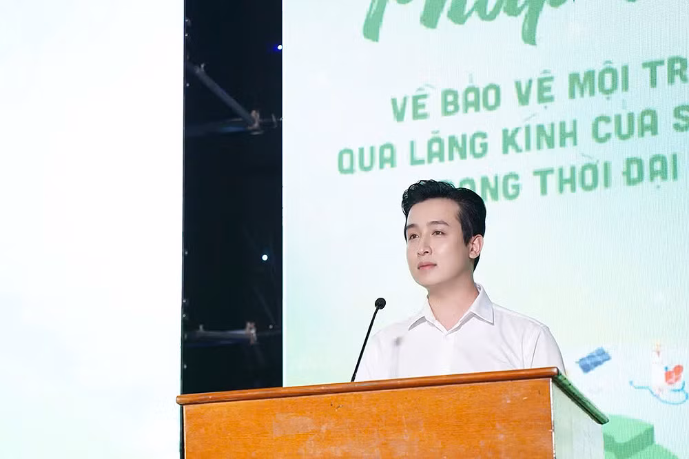 Đồng chí Đào Đức Việt thông tin về Cuộc thi.