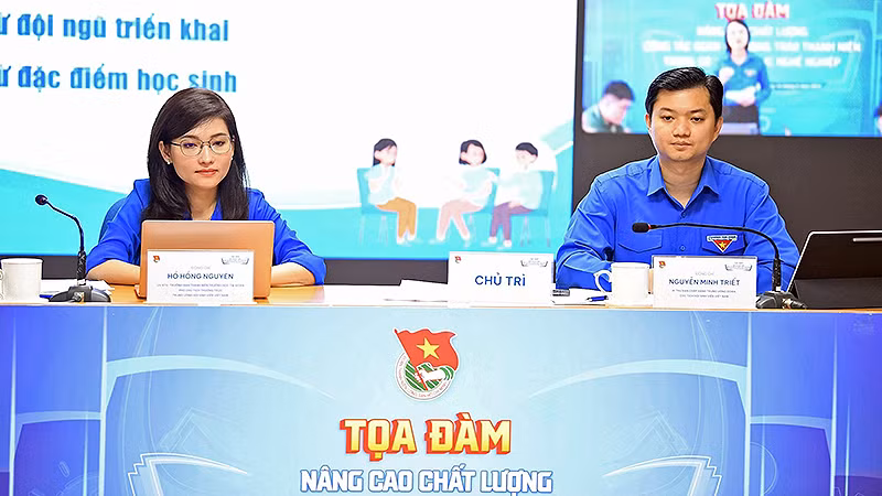 Các đồng chí chủ trì Tọa đàm.