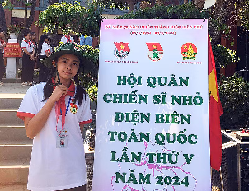 Đại biểu Sần Lâm Duyên tại Khu di tích Sở Chỉ huy Chiến dịch Điện Biên Phủ (xã Mường Phăng, huyện Điện Biên, tỉnh Điện Biên). Đại biểu Sần Lâm Duyên tại Khu di tích Sở Chỉ huy Chiến dịch Điện Biên Phủ (xã Mường Phăng, huyện Điện Biên, tỉnh Điện Biên).