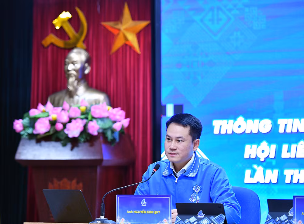 Đồng chí Nguyễn Kim Quy phát biểu ý kiến tại buổi họp báo.