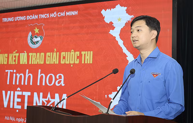 Đồng chí Nguyễn Minh Triết phát biểu ý kiến tại buổi lễ. Đồng chí Nguyễn Minh Triết phát biểu ý kiến tại buổi lễ.
