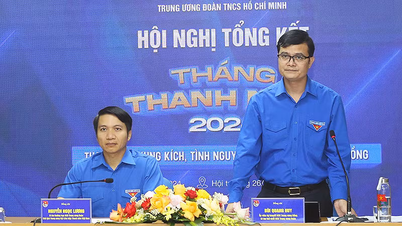 Đồng chí Bùi Quang Huy điều hành Hội nghị.