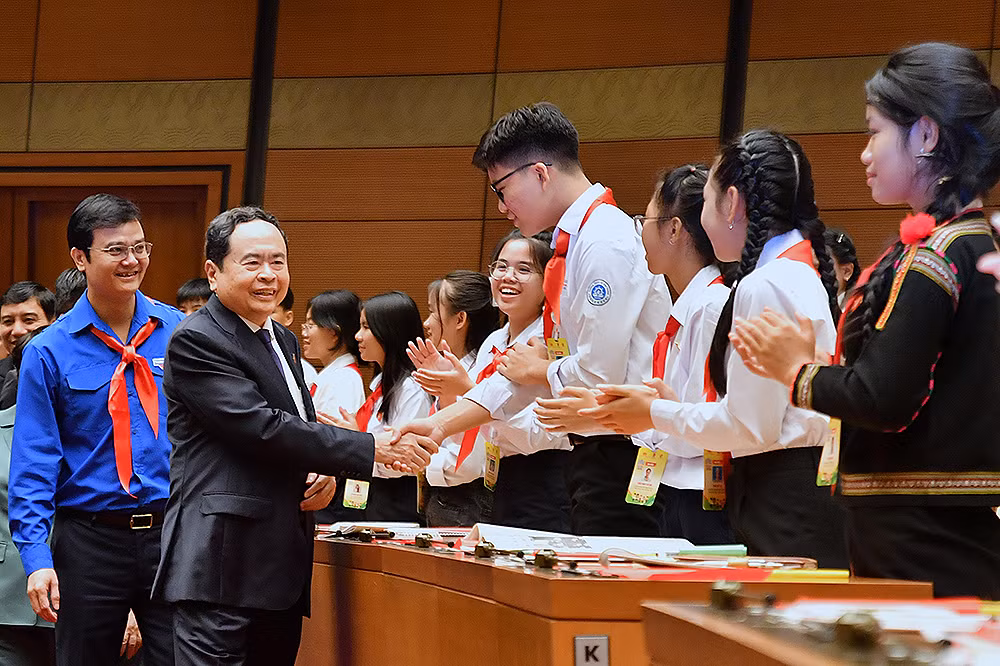 Đồng chí Trần Thanh Mẫn và các đại biểu tại hội trường. Đồng chí Trần Thanh Mẫn và các đại biểu tại hội trường.
