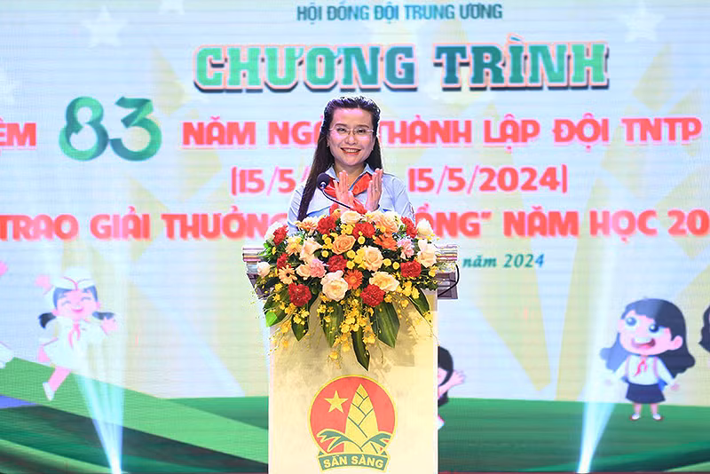 Đồng chí Nguyễn Phạm Duy Trang phát biểu ý kiến tại buổi lễ.
