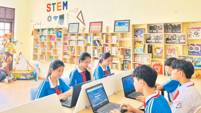 Thư viện thông minh Trường THCS Mạo Khê 2, thị xã Đông Triều.