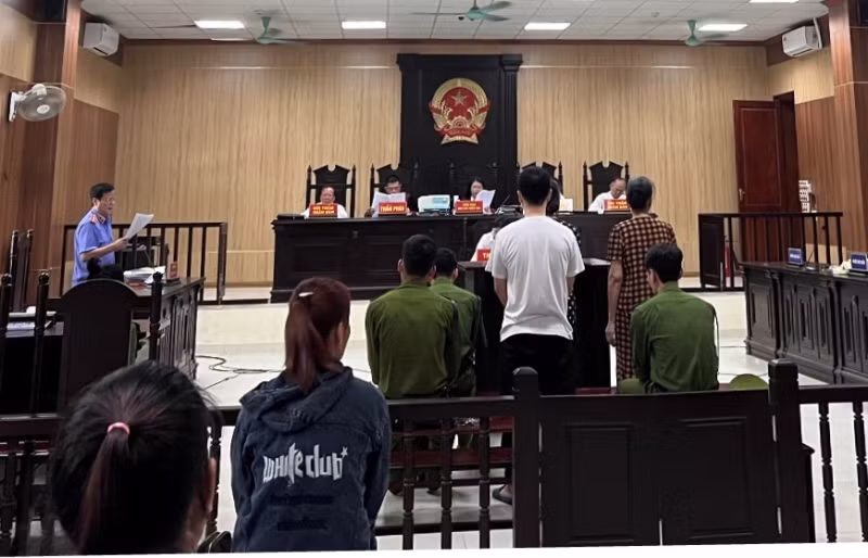 Quang cảnh phiên xét xử.