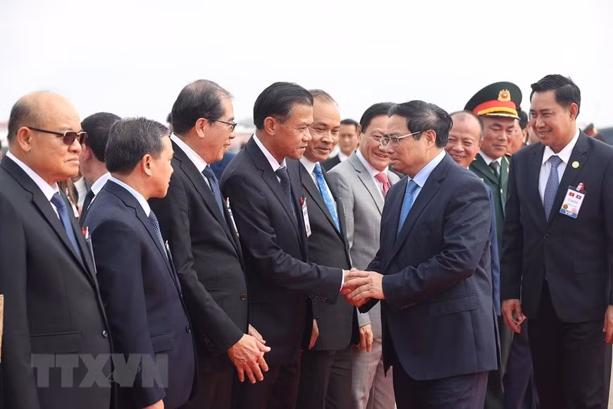 Chiều 12/1, Thủ tướng Phạm Minh Chính rời thủ đô Vientiane, kết thúc chuyến thăm chính thức Lào và đồng chủ trì Kỳ họp lần thứ 45 Ủy ban liên Chính phủ Việt Nam-Lào. (Ảnh: Dương Giang/TTXVN)