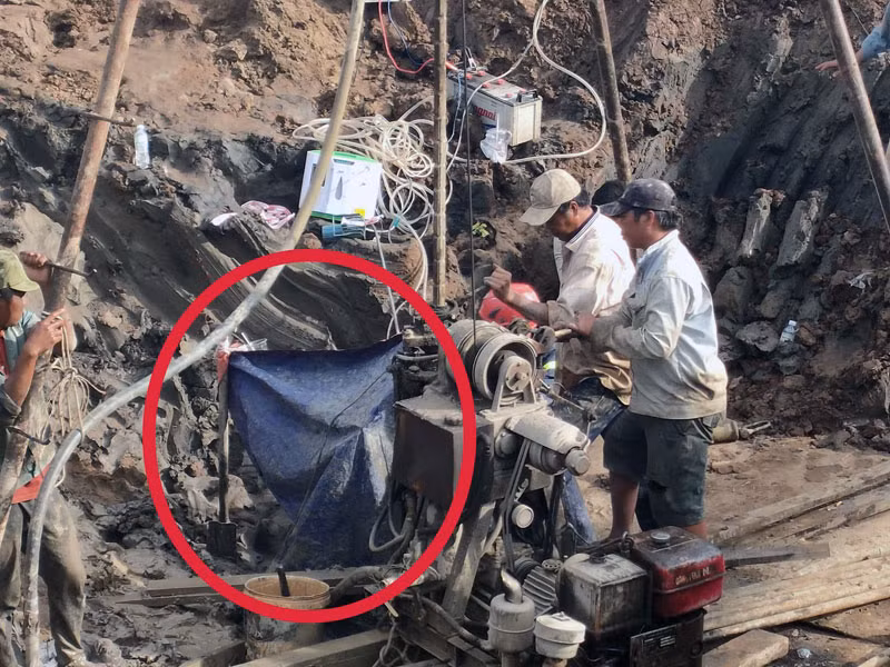 Vị trí cháu bé rơi xuống.