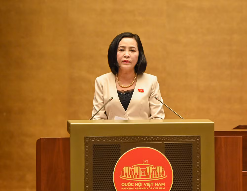 Trưởng ban Công tác đại biểu Nguyễn Thị Thanh trình bày Báo cáo tóm tắt của Ủy ban Thường vụ Quốc hội về kết quả hoạt động của Đoàn đại biểu Quốc hội năm 2023, phương hướng nhiệm vụ năm 2024. Trưởng ban Công tác đại biểu Nguyễn Thị Thanh trình bày Báo cáo tóm tắt của Ủy ban Thường vụ Quốc hội về kết quả hoạt động của Đoàn đại biểu Quốc hội năm 2023, phương hướng nhiệm vụ năm 2024.