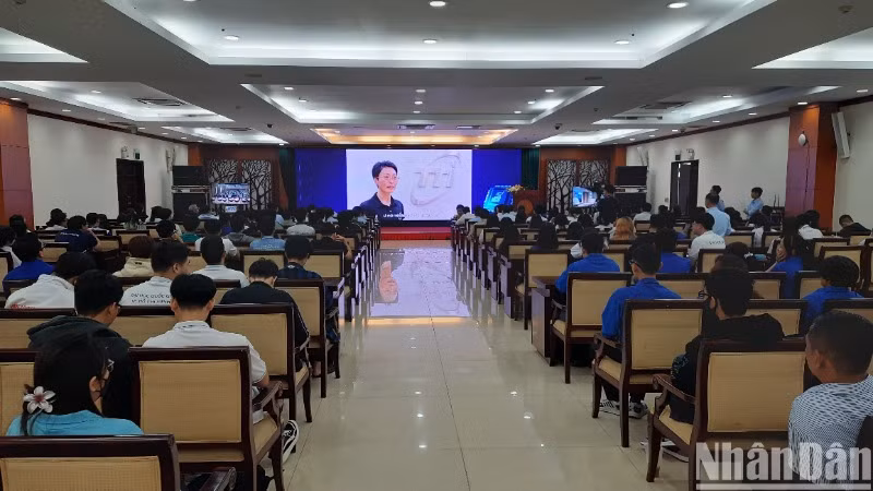 Quang cảnh lễ phát động cuộc thi.