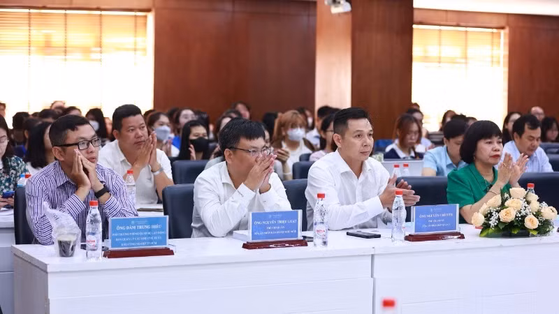 Các đại biểu tham dự hội thảo. Các đại biểu tham dự hội thảo.