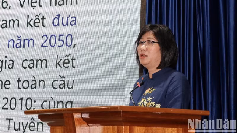 Đại biểu phát biểu tại hội thảo.