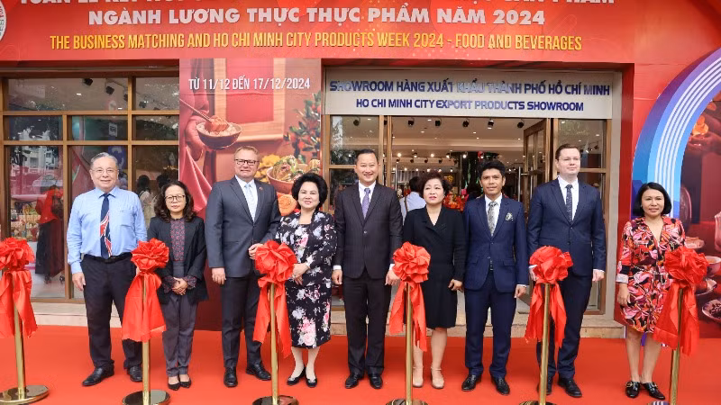 Nghi thức khai mạc Tuần lễ Kết nối giao thương và giới thiệu sản phẩm ngành Lương thực thực phẩm. Nghi thức khai mạc Tuần lễ Kết nối giao thương và giới thiệu sản phẩm ngành Lương thực thực phẩm.