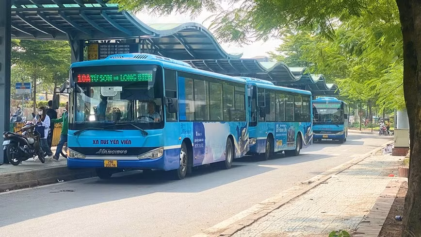 Tổng công ty vận tải Hà Nội tăng cường hàng chục xe buýt để phục vụ tốt nhất nhu cầu đi lại của người dân trong dịp 2/9.