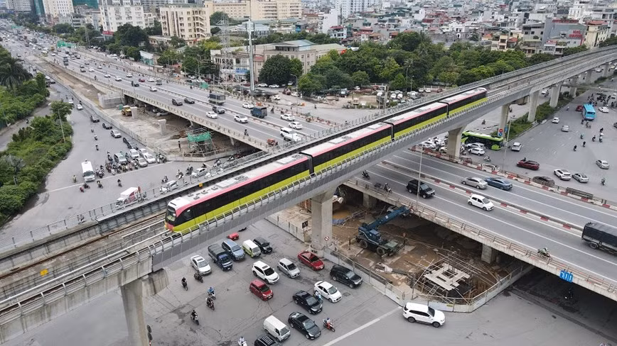 Đường sắt Nhổn-ga Hà Nội đang được chạy thử liên tục trước khi đưa vào khai thác.
