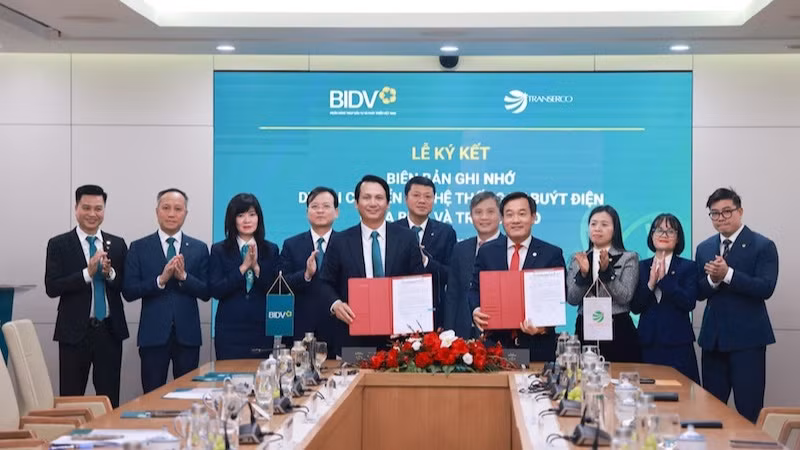 Ngân hàng thương mại cổ phần Đầu tư và phát triển Việt Nam (BIDV) sẽ đồng hành cùng Tổng công ty Vận tải Hà Nội chuyển đổi năng lượng xanh.