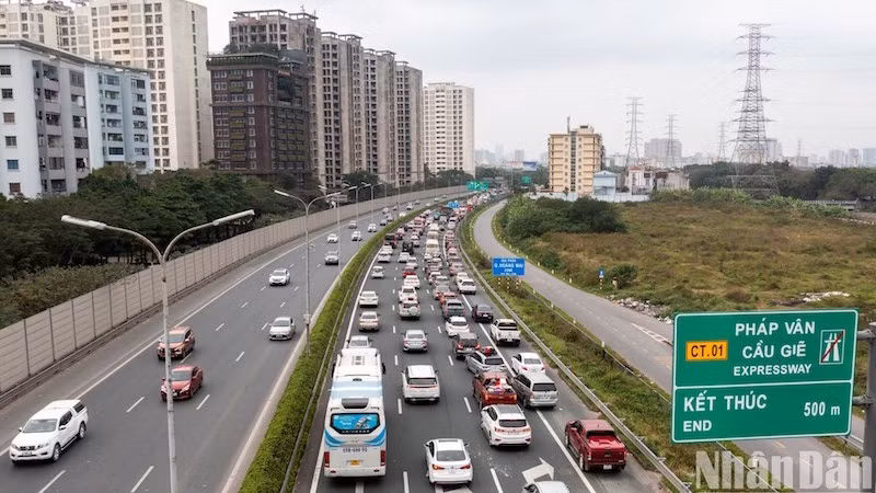 Hà Nội đã có hướng dẫn cụ thể cho các phương tiện ra vào thành phố để giảm ùn tắc. (Ảnh: Thành Đạt).