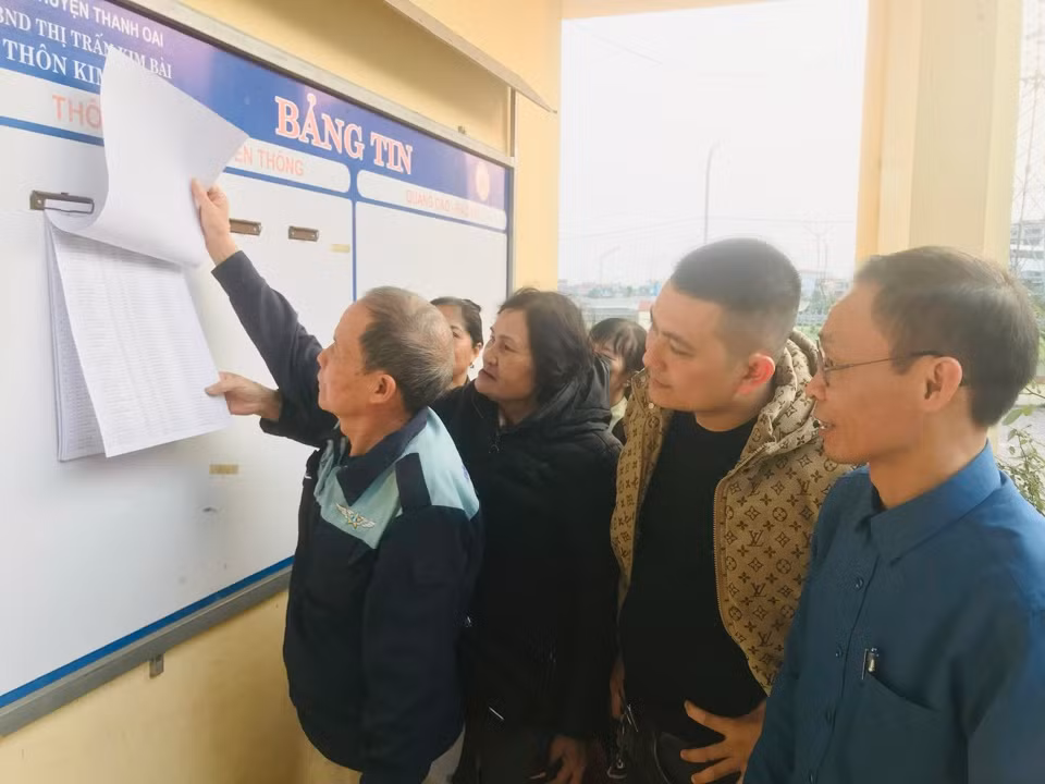 Cử tri thị trấn Kim Bài (huyện Thanh Oai) đồng tình khi sắp xếp đơn vị hành chính cấp xã. Cử tri thị trấn Kim Bài (huyện Thanh Oai) đồng tình khi sắp xếp đơn vị hành chính cấp xã.