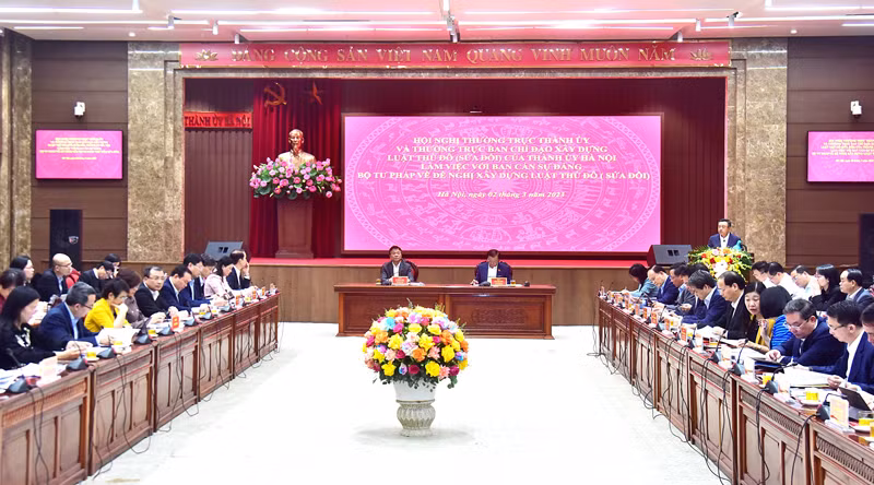 Quang cảnh hội nghị chiều 2/3.