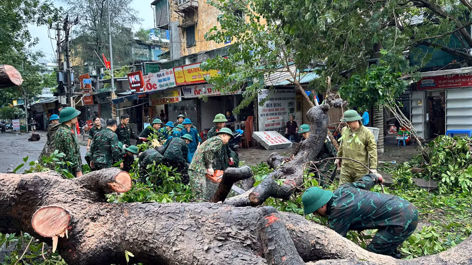 Cùng với việc tích cực khắc phục thiệt hại do bão số 3, Hà Nội cũng hỗ trợ 51 tỷ đồng chia sẻ khó khăn với các tỉnh, thành phố bị thiệt hại.