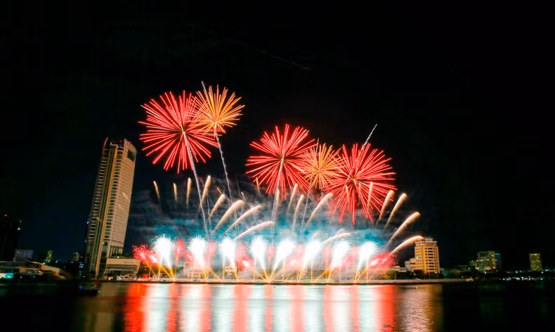 Với thông điệp “Thế giới không khoảng cách”, DIFF 2023 kết nối con người từ những không gian khác nhau đến với Đà Nẵng, đến với Việt Nam. Ảnh: THANH TÙNG