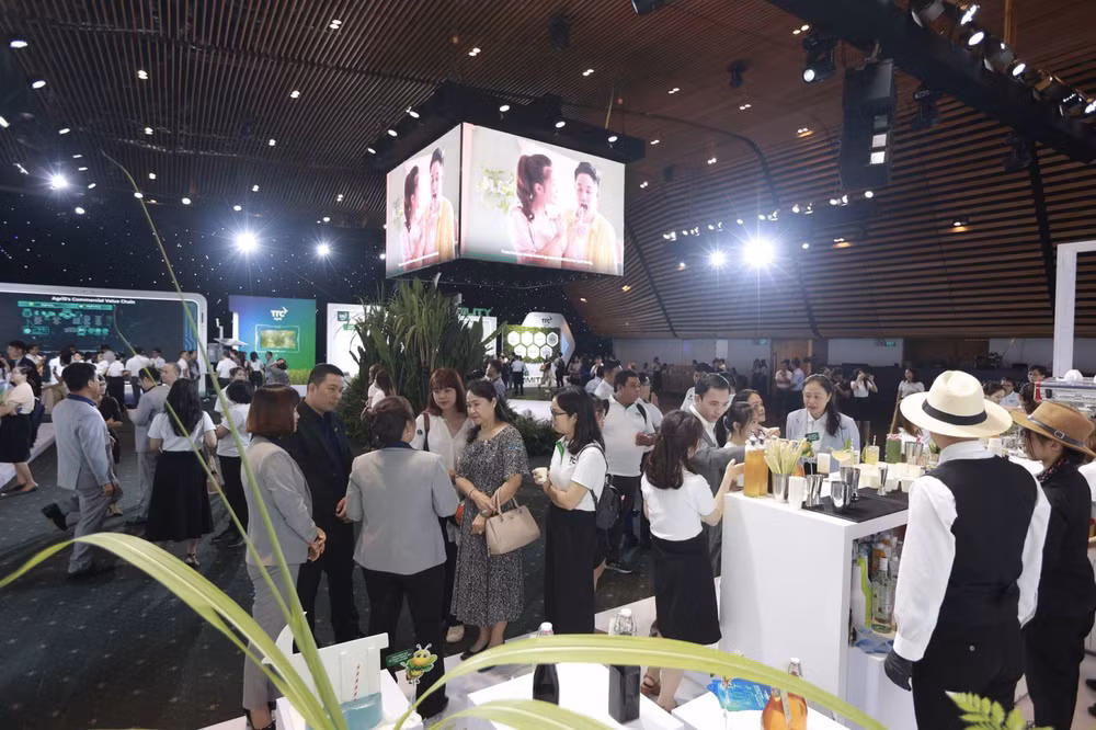Các gian hàng thu hút sự quan tâm của các khách hàng đối tác đến tham dự TTC AgriS Innovation Day 2023