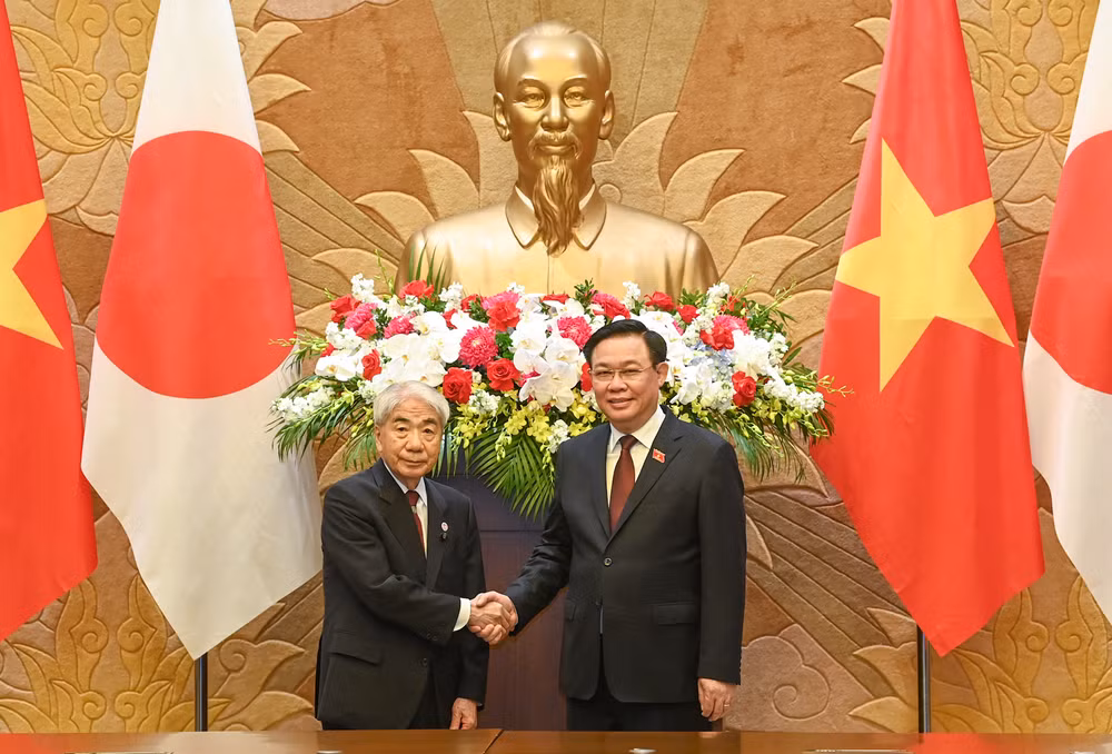 Chủ tịch Quốc hội Vương Đình Huệ và Chủ tịch Thượng viện Nhật Bản Otsuji Hidehisa.
