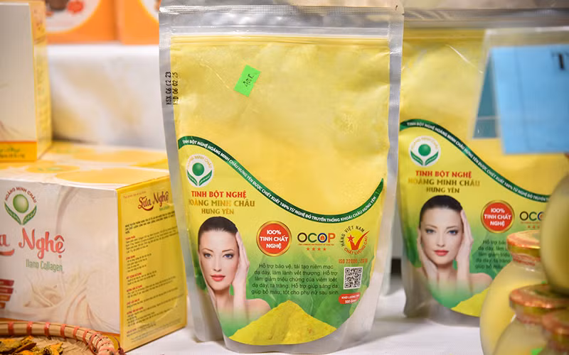 Sản phẩm tinh bột nghệ Minh Châu của Công ty TNHH Hoàng Minh Châu, huyện Khoái Châu, Hưng Yên. (Ảnh: Nhật Quang)