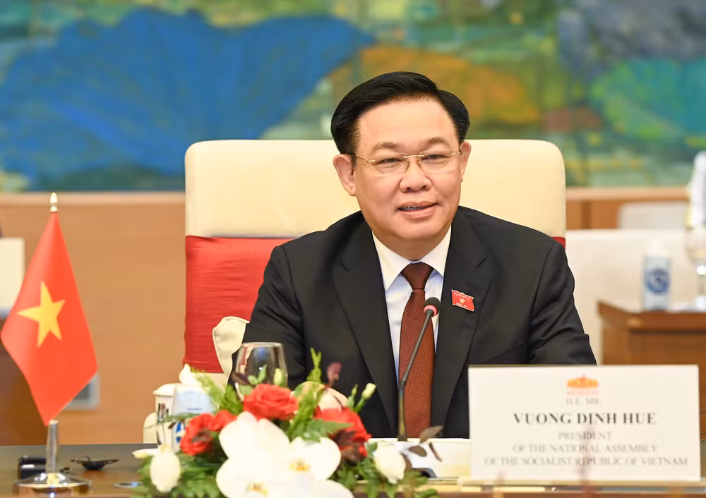 Chủ tịch Quốc hội Vương Đình Huệ phát biểu tại buổi hội đàm.