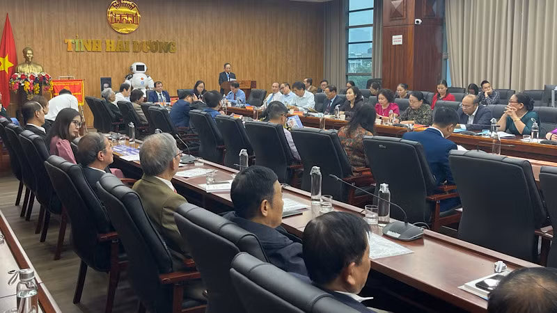 Đại biểu hội khuyến học các tỉnh, thành phố Cụm thi đua số 2, khu vực đông bắc dự hội nghị.