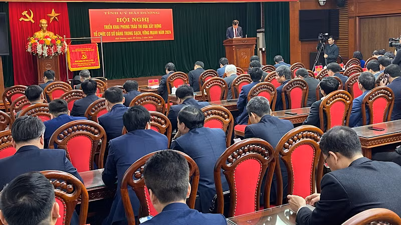 Hải Dương triển khai phong trào thi đua xây dựng tổ chức đảng trong sạch, vững mạnh và biểu dương điển hình tiên tiến. Hải Dương triển khai phong trào thi đua xây dựng tổ chức đảng trong sạch, vững mạnh và biểu dương điển hình tiên tiến.